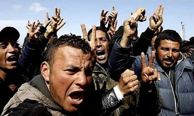 Η Λέσβος βουλιάζει από μετανάστες – Χίλιοι επιπλέον μέσα σε 10 μέρες μόλις!